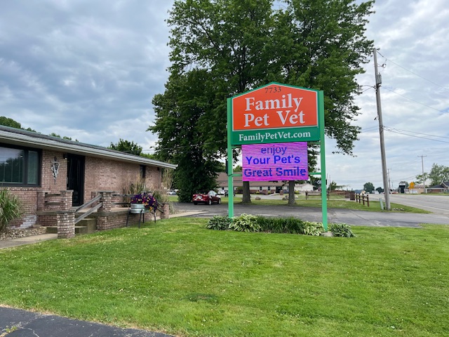 Family Pet Vet New Sign
